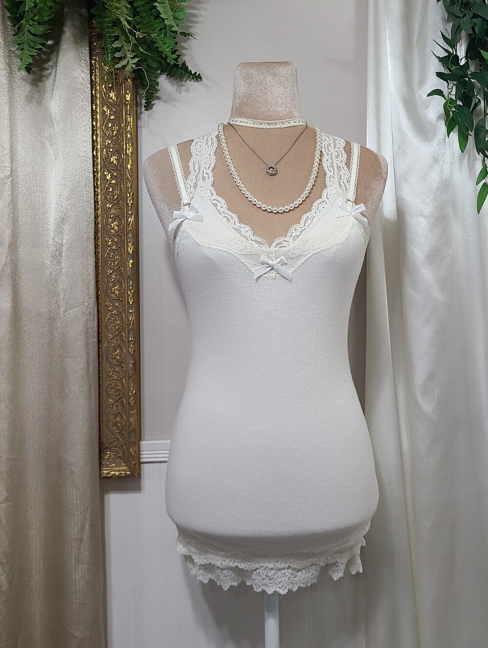 SOLD ♡ Y2K ♡ Abercrombie And Fitch White Lace Cami Satin Bows Tank Top